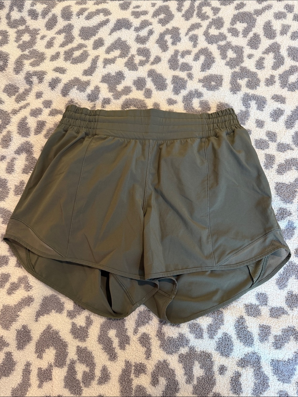 lululemon athletica Hotty Hot Short 4”